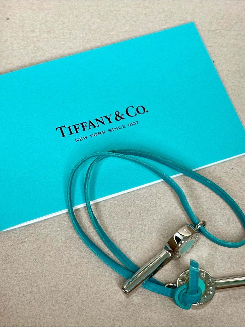 Tiffany & Co. teal jewelry box with metal lock plate - Picture 2 of 6